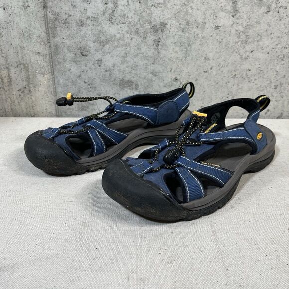 KEEN Mens Size 9.5 Newport H2 Sandals Closed Toe Blue Waterproof - Picture 1 of 10